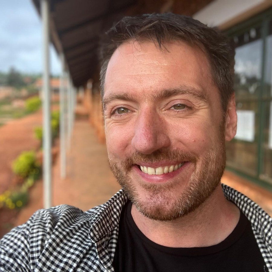 Dr Jonathan Knapton